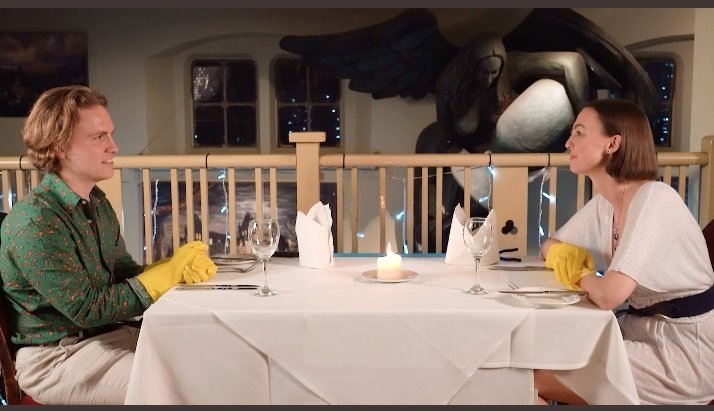 Hannahwestactor's tweet photo. In case anyone missed this I wrote &amp; acted in a short film just before lockdown called Love In The Time Of Corona. It's about 2 people attempting a 1st date in the midst of the pandemic. Check it out &amp; RT 😂

https://t.co/tWblg9Ui9l

#shortfilm #coronacreativity #comedy #COVID19 https://t.co/vmYwNYLRMF