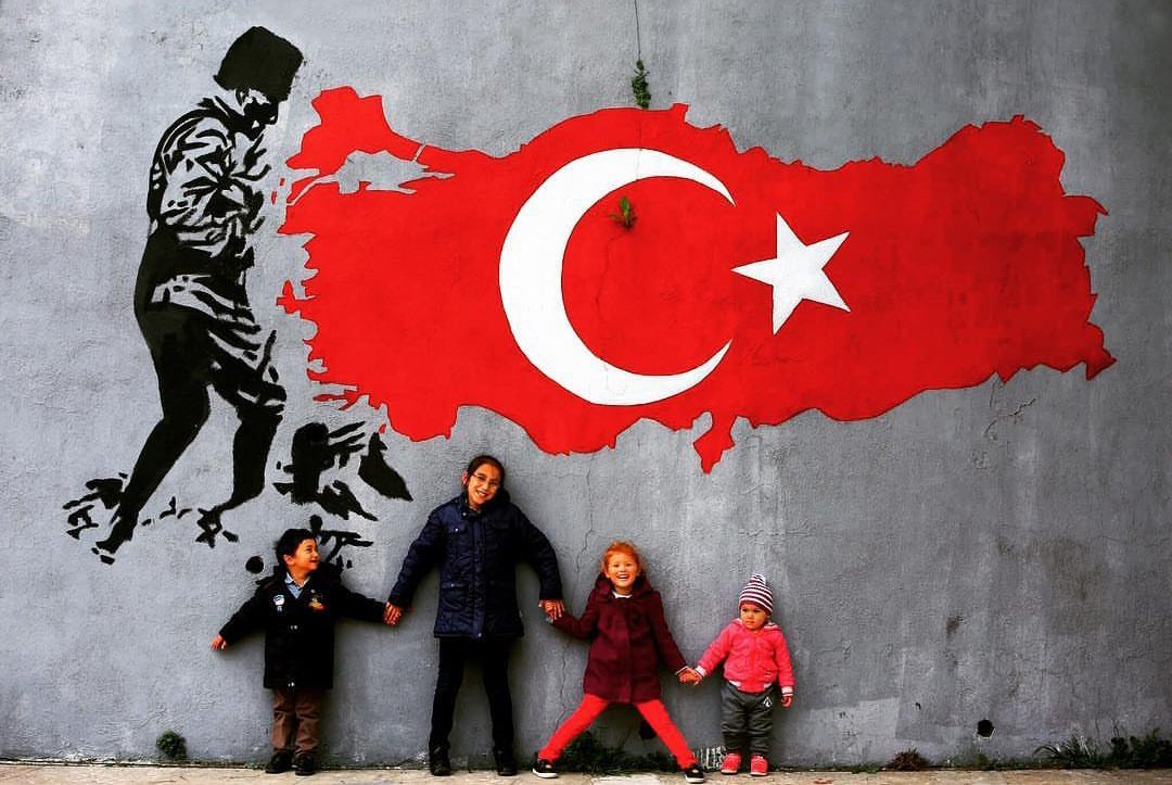 turkeypgraphers's tweet photo. 23 Nisan Ulusal Egemenlik ve Çocuk Bayramı kutlu olsun! 🇹🇷 
~
📸: Ömer Şahin
(Ig: https://t.co/QCzZaRhJD3) https://t.co/SY6177WKlf