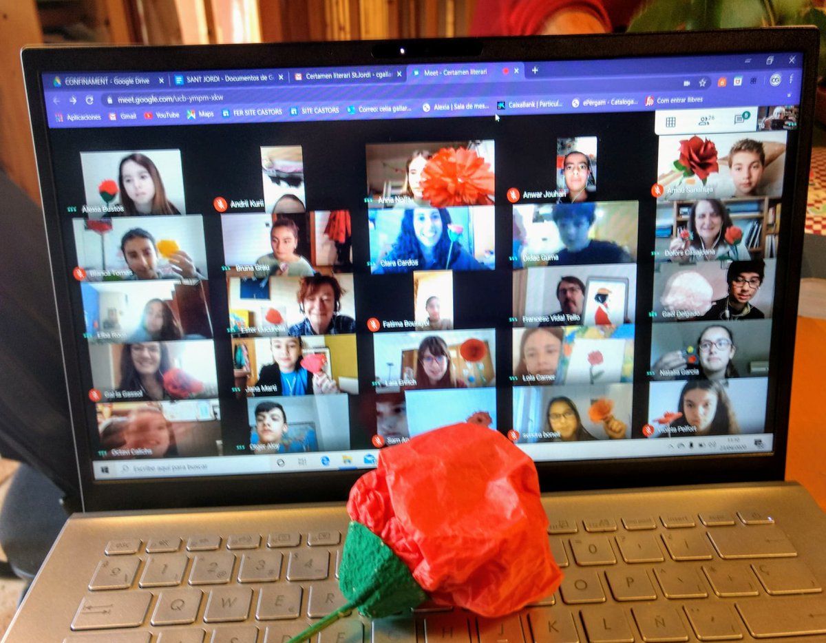 EscolaAteneuIG's tweet photo. Bona diada! 🌹🌹Els castors celebren St Jordi fent un certament literari virtual. #SantJordi2020 #escolaateneuigualadi #lemociodaprendre #usenyorem https://t.co/Mb5fJiWprx