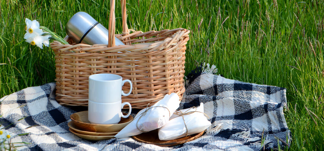 SupplySmiths's tweet image. It is possible to stay green while having an amazing picnic. Click for 6 practical tips to ensure a seamless process before, during and after your picnic. #PineappleTartContainer #TakeOutLunchBoxes #PETContainers
supplysmiths.com/blogs/news/env…