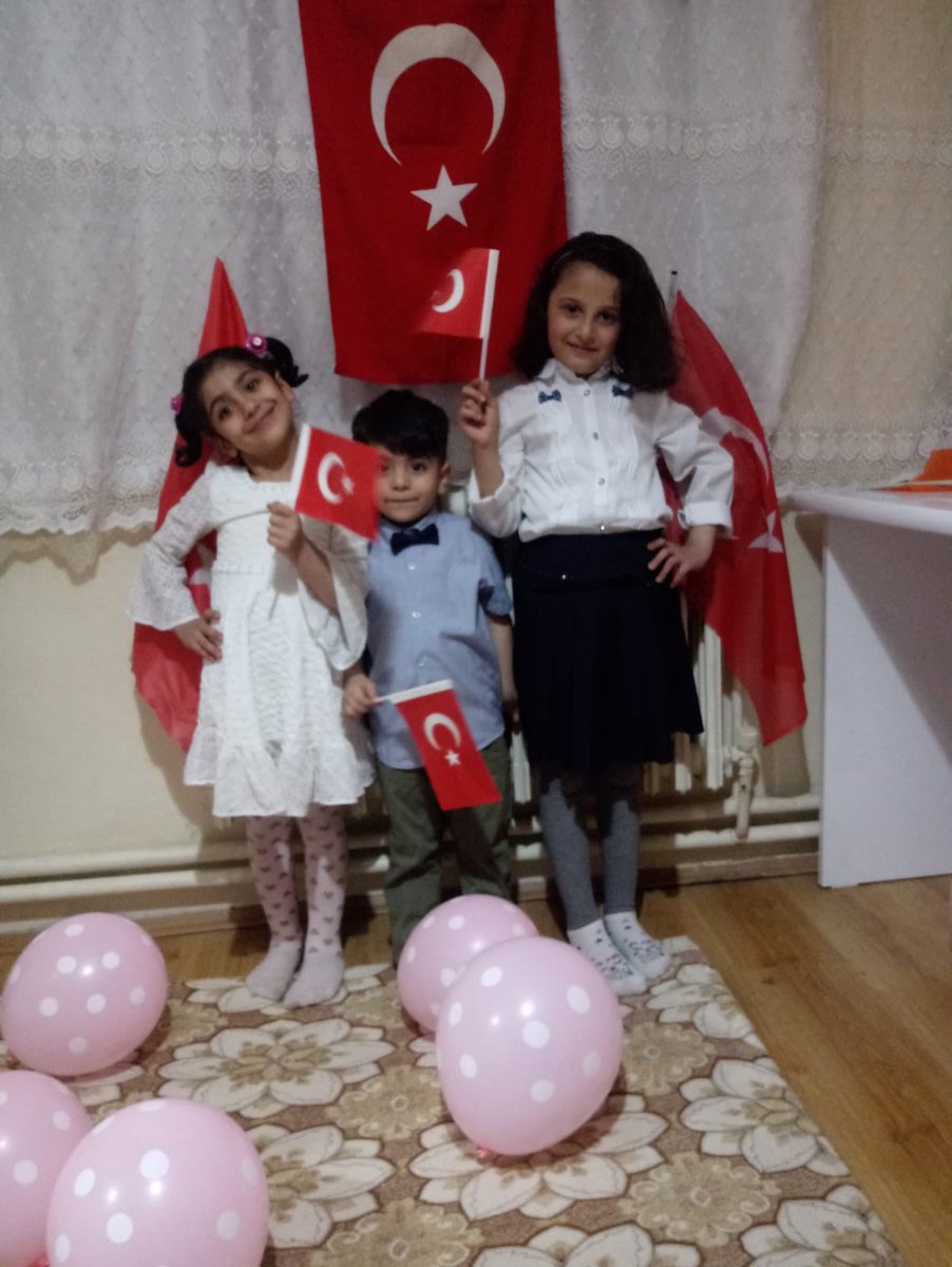 “Dünyada hiçbir lider yoktur ki dünyanın tüm çocuklarına bir bayram armağan etsin...” 
🇹🇷 23 Nisan Ulusal Egemenlik ve Çocuk Bayramı kutlu olsun!🇹🇷
<a href="/Korkmazemin49/">Mehmet Emin KORKMAZ</a>