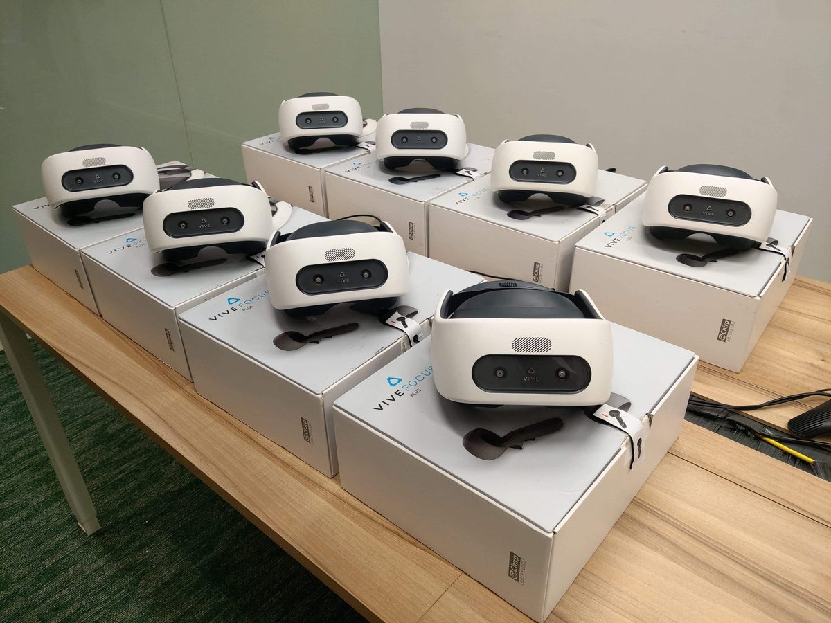 richardlai's tweet photo. Trying something new today.
#VR #HTC #ViveFocusPlus https://t.co/7pYIFYzFZX