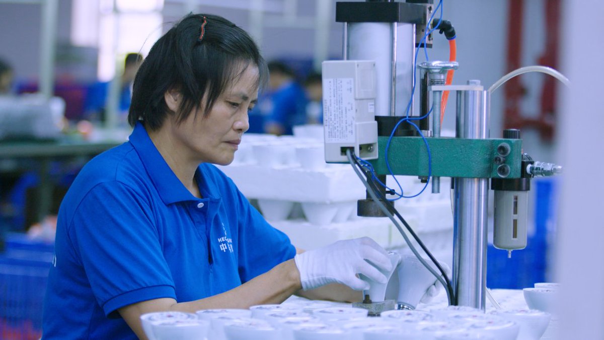 HEC_Lighting's tweet photo. Professional production line from HEC LIGHTING FACTORY. #ledfactory #ledlights #led https://t.co/JSH94wlZTg
