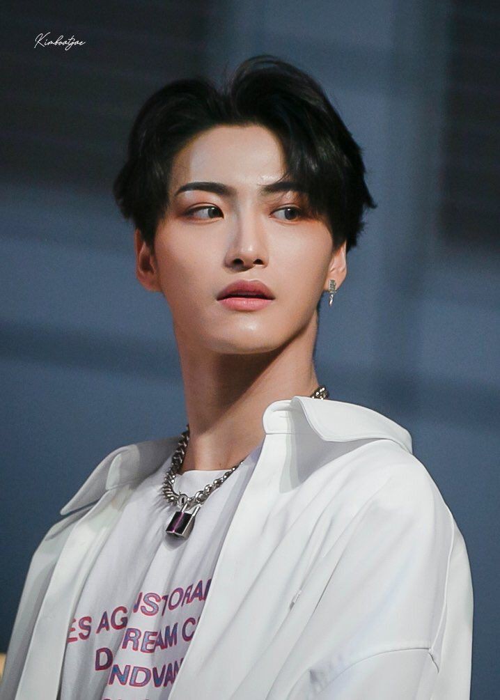 `    Seonghwa as Your Husband           • 𝙰 𝚝𝚑𝚛𝚎𝚊𝚍 •