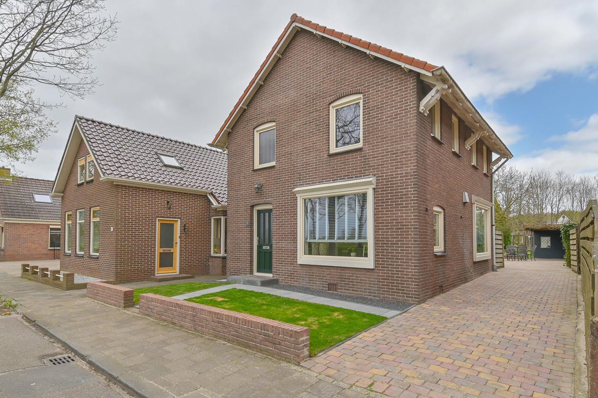 terapel's tweet photo. Te koop: Oosterstraat 61, Ter Apel: € 234.500 k.k. - 121 m2 oppervlak - 4 kamers https://t.co/cshBUlxiNT https://t.co/iWSUrLor7J