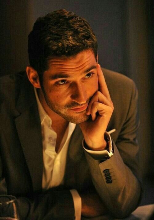 ShittyGoddess's tweet photo. Tom Ellis // Lucifer https://t.co/iLnX8dhQLd