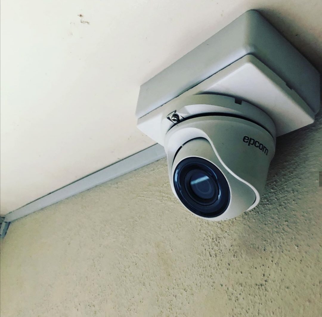 SecuriteElohim's tweet photo. Tenemos todas las soluciones en cámaras de seguridad y videovigilancia para todo tipo de necesidad: OFICINAS, INDUSTRIAS, HOGAR, HOTELES, FÁBRICAS, CADENAS COMERCIALES 
 CONTACTANOS WHATSAPP (55)49114739
#CDMX
#CCTV #epcom #Hikvision #ztk #ubiquiti #syscom #polanco #condominios https://t.co/lwAmvfoQ43