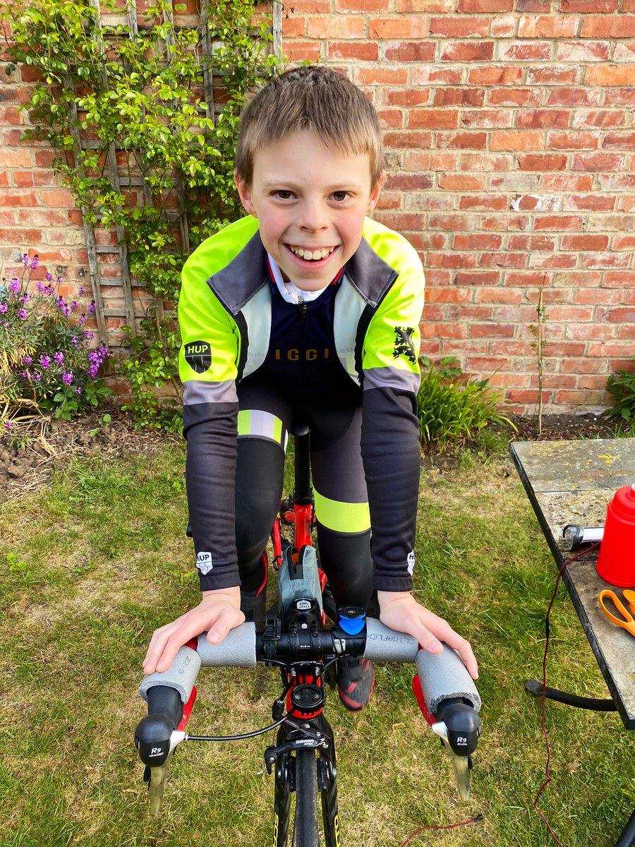 thomas_ivor's tweet photo. 0700 - Thomas Ivor was nosing ahead of sched so adjusted his route to climb a little and bank some height whilst staying on the distance. I’ve robbed him some pipe lagging from the basement to give his hands some relief. Raising his front end at the first stop. #AW1D #GoHomeGoBig https://t.co/WwmA3CSEhV