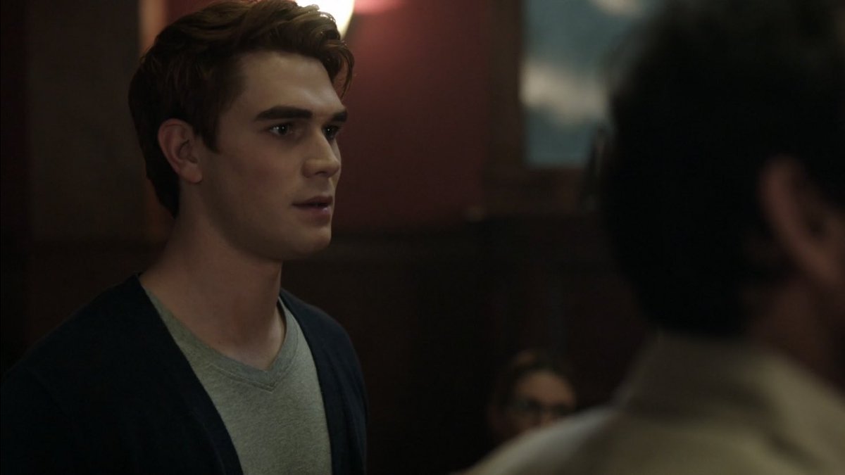 4.) betty stood up for archie and their friendship when alice was blaming him for the grundy situation and trying to force him and betty apart.“i’m never gonna stop being friends with archie. ever.”