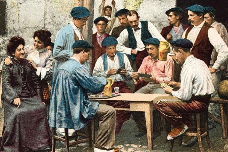 TurismoBakio's tweet photo. TXAKOLIN MUSEOA-TXAKOLINGUNEA
Bazkaltzera, txakolina edatera eta tarte atsegina igarotzera hurbiltzen ziren bezeroak txakolindegietara. Txakolindegiak herriko kulturaren eta Bizkaiko historiaren parte bilakatu ziren. https://t.co/Wdx33mYMWX