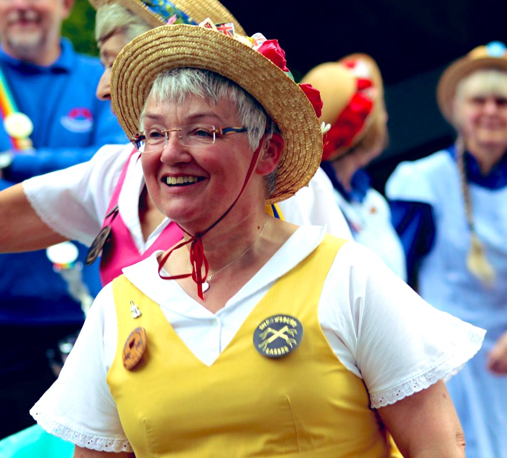 shrewsmorris's tweet photo. Good Morning everyone, we haven’t got a George in our side so instead we give you......Donna......so, Happy St Donna’s Day! Patron Saint of smileyness, mumness, violinship, squeeziness and general all round niceness! 🎻😁❤️🥰😀 https://t.co/MwMdbd9zpz