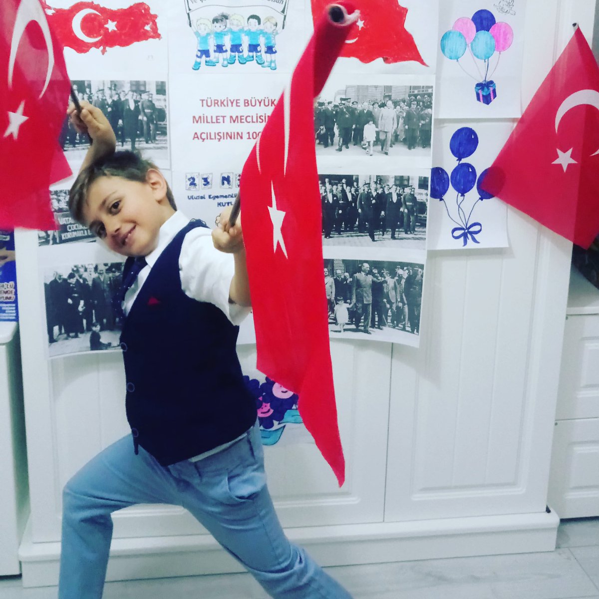 SaricamSevcan's tweet photo. 23 Nisan Ulusal Egemenlik ve Çocuk Bayramı kutlu olsun.. https://t.co/DdJYL0RJWr