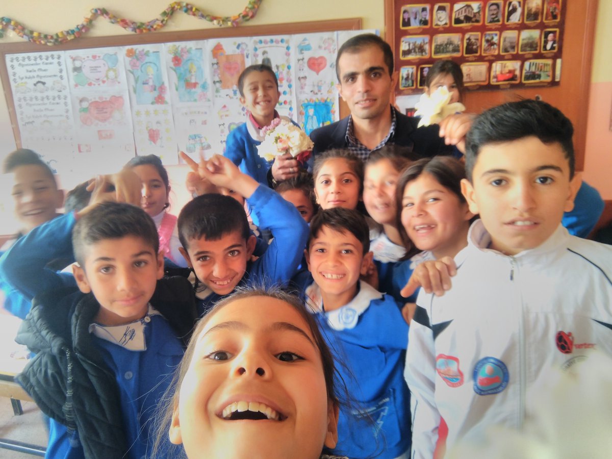 İlk olarak değerlilerim olan 🦋KELEBEKLERİMİN🦋 ve sonrada tüm çocukların 23 Nisan Ulusal Egemenlik ve Çocuk Bayramı Kutlu Olsun...😊
#EvdeKalTürkiyem
#23NisanKutluOlsun