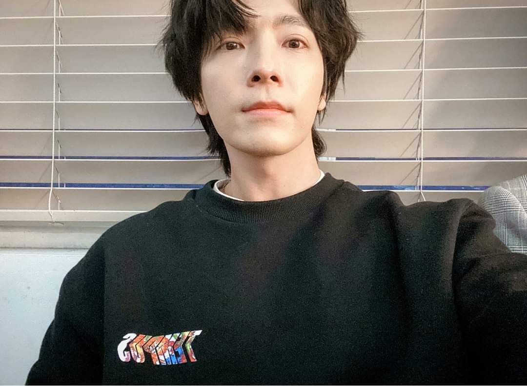 dongfish15's tweet photo. HELP. This is one of those occasions where Hwiyoung looks like Donghae https://t.co/afvc3kACHM