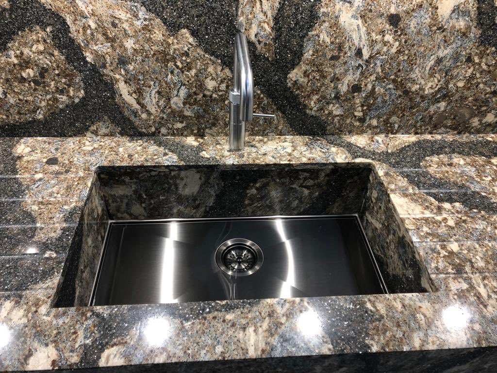 1810co's tweet photo. Still a fav! #Axix 700 sink in gunmetal finish π #1810company #AxixSeamlessTechnology https://t.co/5OUl0gd7bZ