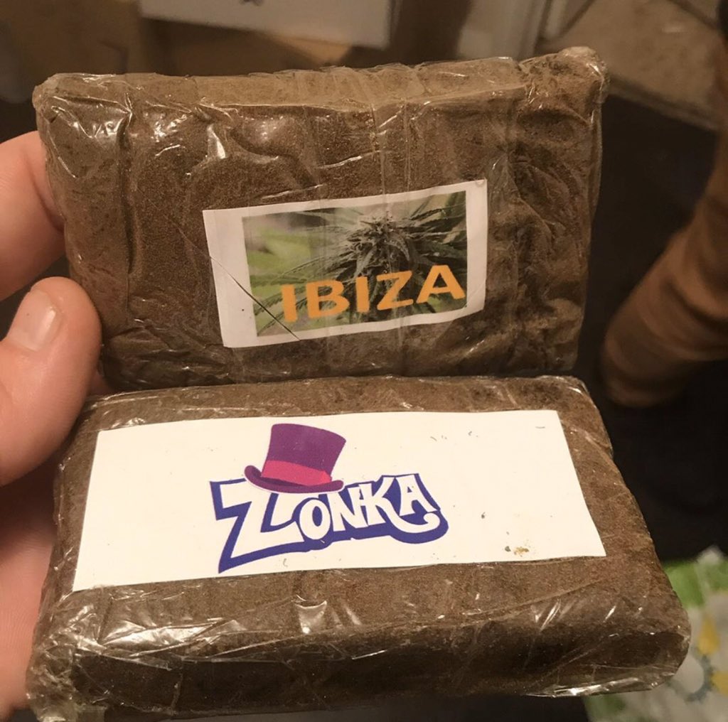 JhonPatto's tweet photo. @CashmasterStyx bonne qualité et livraison en toute discrétion 
Snapchat : jhon_pattoshit 
Wickr me: @jhon_patto85 
#weed #dank #anime #dankmemes
#cannabis #weekend #cannabiscommunity
#weeb #weeaboo #beuh 
#smokeweed #weedlife
#smokeweedeveryday #beuhlife https://t.co/E1baNlrqcO