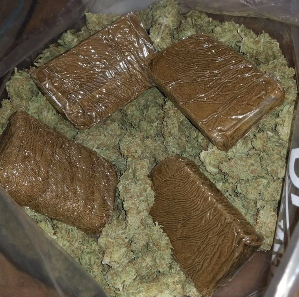 JhonPatto's tweet photo. @EvaNude3 bonne qualité et livraison en toute discrétion 
Snapchat : jhon_pattoshit 
Wickr me: @jhon_patto85 
#weed #dank #anime #dankmemes
#cannabis #weekend #cannabiscommunity
#weeb #weeaboo #beuh #weed
#smokeweed #weedlife
#smokeweedeveryday #beuhlife https://t.co/rMBPttfZlp