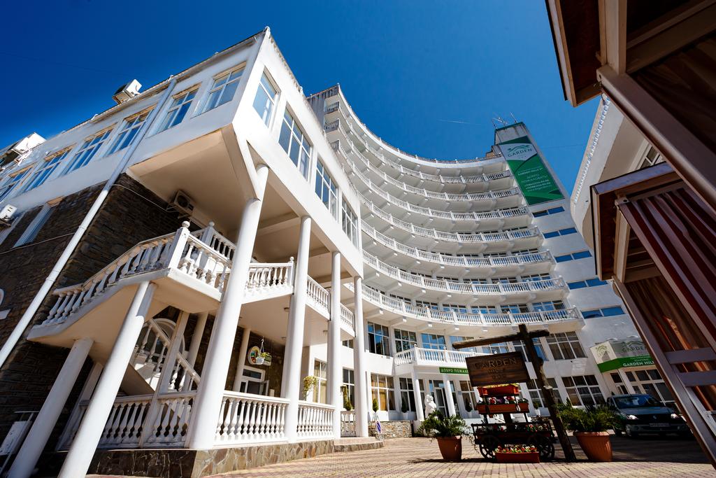 🏠Сочи, GARDEN HILLS, отель 3*.
✈Вылет: 26.08, 6 дней, Завтраки, обеды и ужины. 💰 Стоимость от 23 300 рублей.

Гостиничный комплекс "Garden Hills"  - уютный отель, который находится на одной из живописных возвышенностей города Сочи на высоте примерно… t2p.pw/bYgfyGCGza