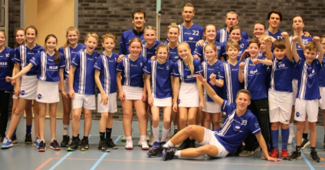 Avantikorfbal's tweet photo. Avanti/Post Makelaardij 1 blijft in de hoofdklasse!

https://t.co/5b8aWPDtlD https://t.co/LtT3SFfjex