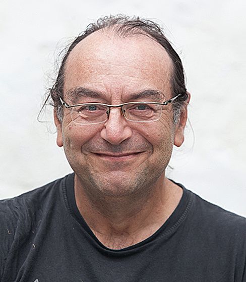rdmuino's tweet photo. Goodbye Juan José Sáenz (1960–2020): A Bright Scientific Mind, an Unusually Prolific Friend, and a Family Man 

https://t.co/QjLeydF13T https://t.co/hNg5wHsKDf