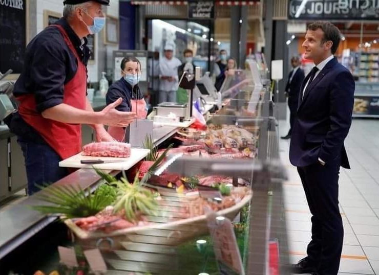 pj_robinot's tweet photo. Macron en terre inconnue !!!
#Macron supermarché https://t.co/JZPqmU6ZnR