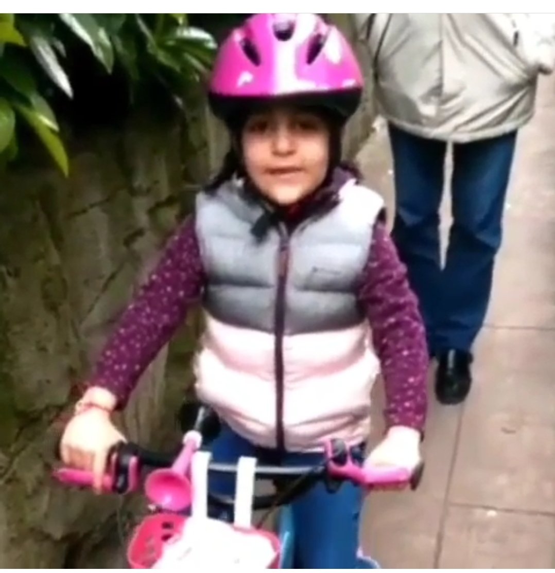 23 April Happy National Sovereignty and Children's Day..
Zeynep İdil Doğan says;
"Ride on your bicycle, always be happy."

23 Nisan Ulusal Egemenlik ve Cocuk Bayrami
Zeynep İdil Doğan Der ki;
"Siz de bisiklet sürün, her zaman mutlu olun." 

instagram.com/p/B_UcCV1hwR1/…