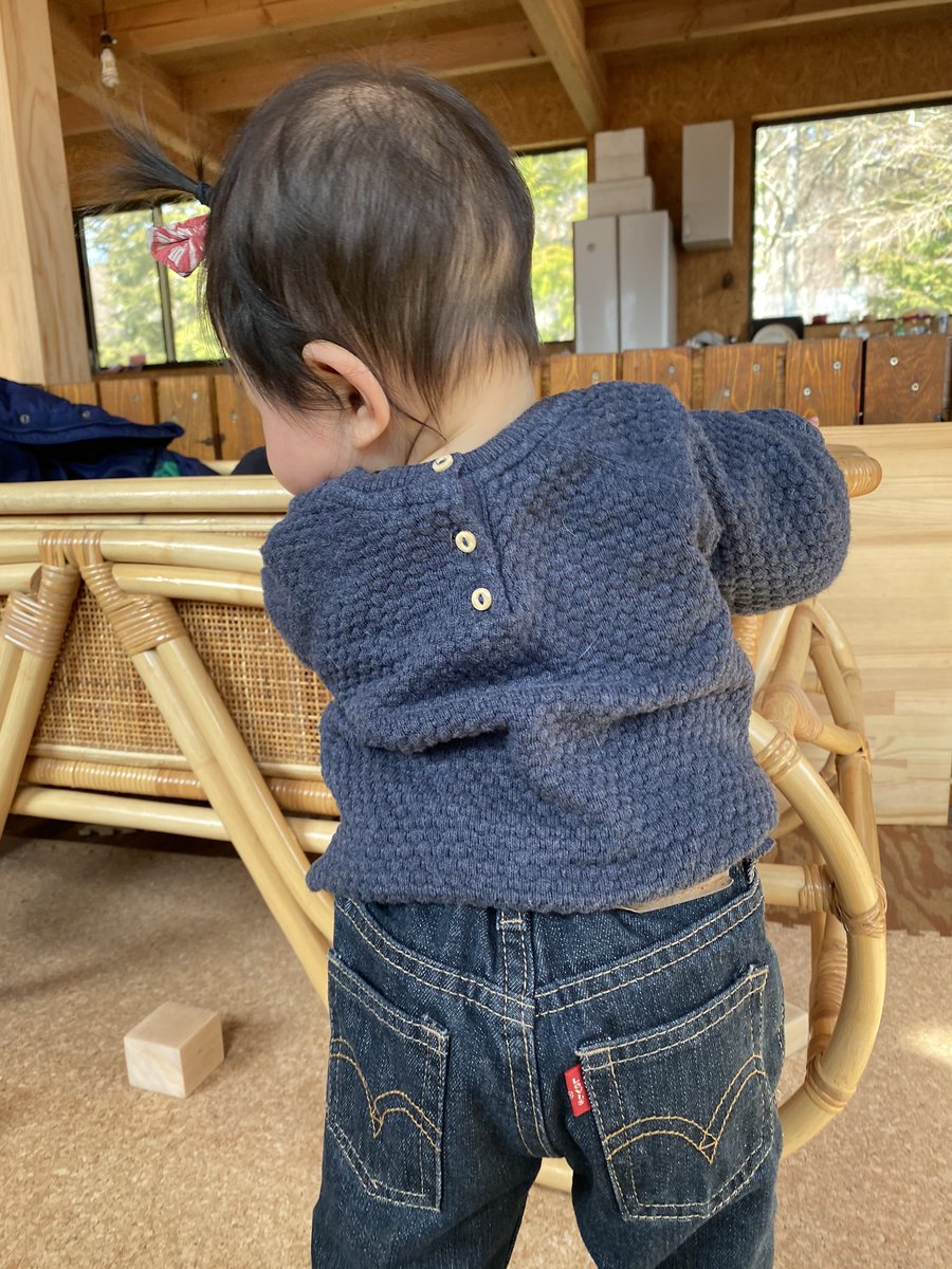 megg410's tweet photo. デニム女子。今日で生後9ヵ月。
立つ!!
#levis514
#ミリタリージャケット
#パラシュートボタン
#babygap https://t.co/iRAHcp8nA5