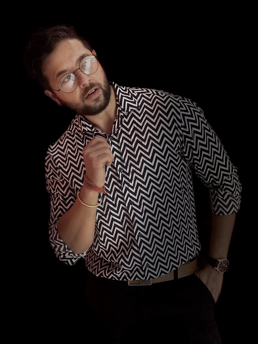 hemantzonevlogs's tweet photo. Be professional, be polite, but have a plan to beat everybody you meet.
.
.
#professional #formal #businessgoal #enterpreneur #target #lifestyle #beliver #blessed #blackandwhite #official #teamwork #power #instagood #keeploving #hemantzone 
.
https://t.co/nnBXlpHsuy https://t.co/FGYD4RZIzP