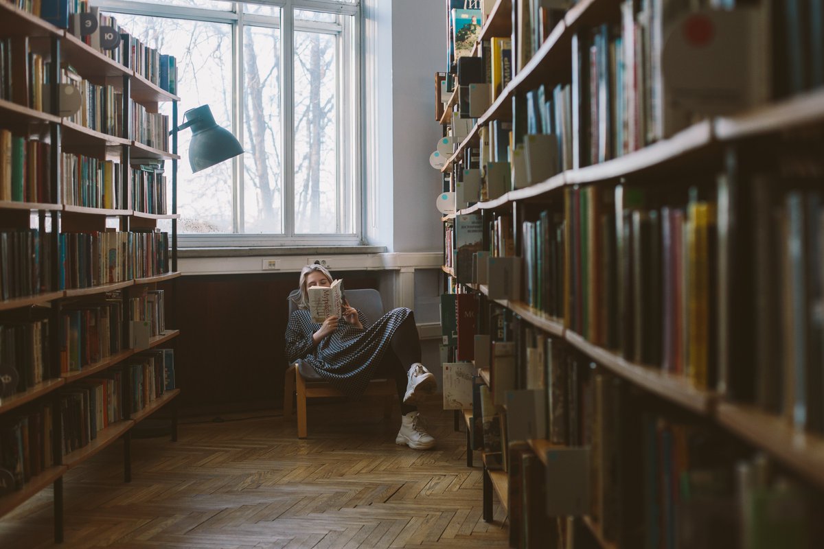 PauCostaF's tweet photo. 📔Happy #WorldBookDay!🌹As #COVID19 😷 confines us at 🏡home, we even appreciate more than ever the value of books 📚 We leave you a list created by our community. What #FireBooks do you recommend us for today? 🔗 👇https://t.co/h5r2XrlKyW https://t.co/xwLxxBq24R