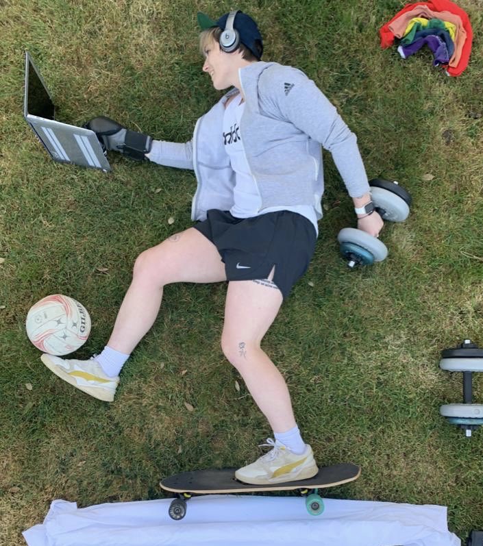 MaimeeMorris's tweet photo. Mega proud to work with @GBRtrampoline π¬π§π who have set up this brilliant challenge! Create a still picture of you doing your sport or whatever you do (β½οΈπΉππ»ββοΈπ§π»π₯) and donate here https://t.co/XmoxAjw4c6 #CreateDonate #GBRtrampolineNHS #KeepUpGoodBalance #ClassicPL https://t.co/ZhD5viRhSG