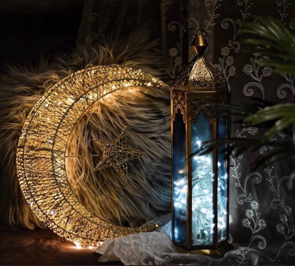 السلام عليكم ورحمة الله وبركاته                             مبارك عليكم الشهر الله يجعلنا و إياكم من صوامه وقوامه ويرزقنا فيه الرحمه والمغفره والعتق من النار ويرفع عنا وعنكم البلاء والوباء وسيىء الأسقام بحوله وقوته..🕌🌙  #رمضان_كريم