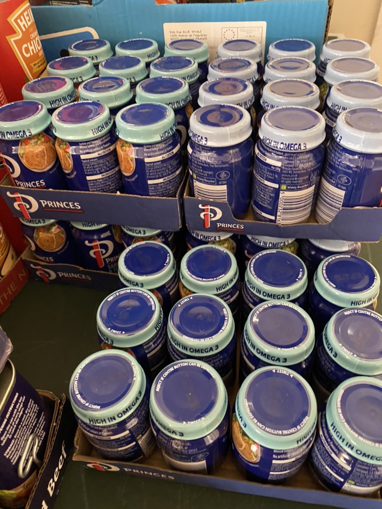 SusanJDurant's tweet photo. Big thank you to @bmstores  #Thorne for the wonderful donation this morning supporting #MMWCDC #Moorends with our  food parcel distribution to the vulnerable @MayorRos @Ed_Miliband @eastareateam @MyDoncaster @DanJarvisMP https://t.co/zgVDXbwMwX