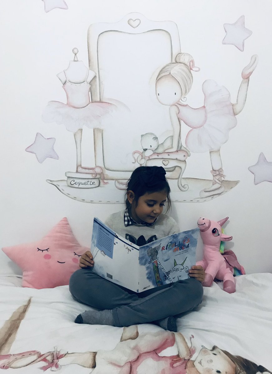 11esthereta's tweet photo. @Suricatos3 feliz dia del libro!! https://t.co/mfmbNtXxfK
