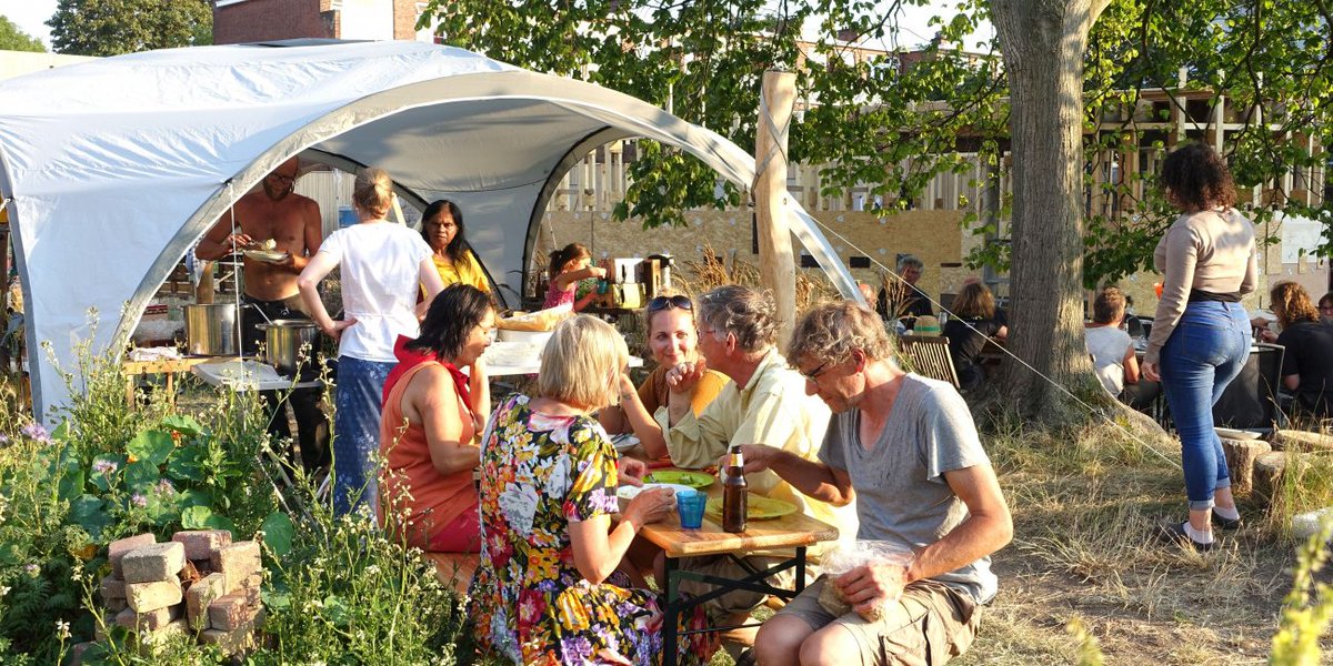 5 steps to succesfully engage with stakeholders in climate adaptation projects in your city. urbangreenbluegrids.com/sponge/guide/