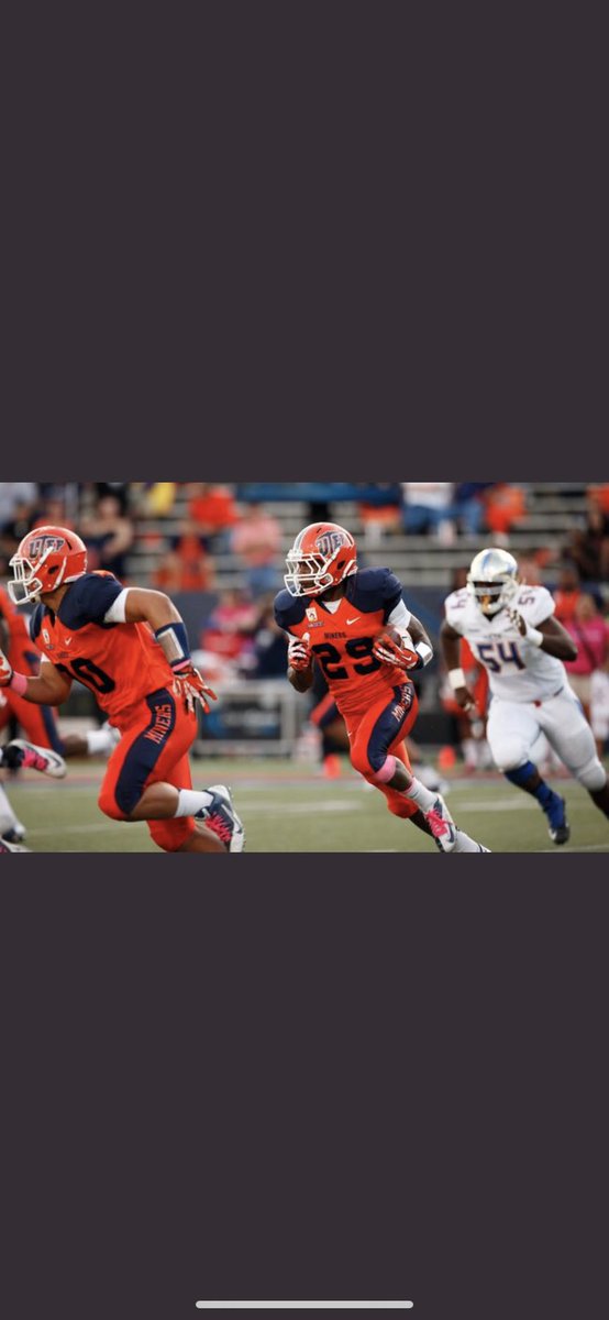 TreSimmons13's tweet photo. Blessed to receive my first offer from UTEP https://t.co/Oe84PYinyM