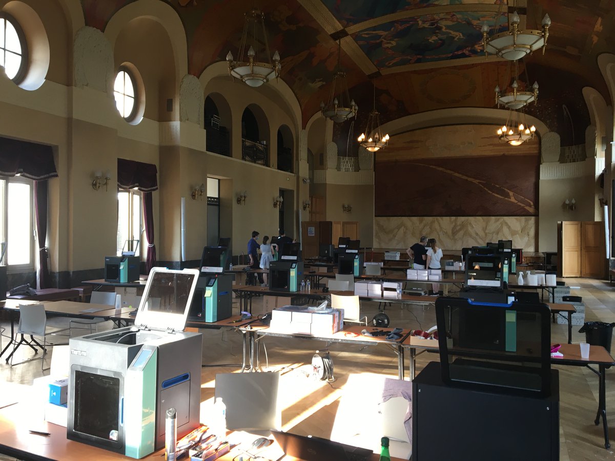 Nos étudiants de l'association de robotique, <a href="/Eceborg/">ECEBORG</a>, ont répondu présents à l'appel lancé par la <a href="/mairie15/">Mairie du 15</a> ; nos élèves et d'autres bénévoles aident à l'impression de visières de protection pour le personnel soignant. 

#ecoledingenieurs #ingenieurs #confinement