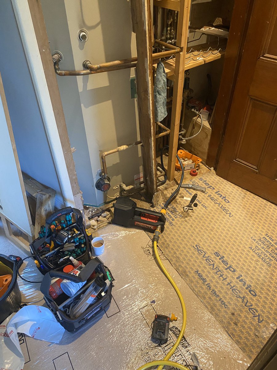 ElementsPlumb's tweet photo. Draining down this old Gledhill accolade unvented cylinder. To save time we used our @MilwaukeeTool transfer pump which worked a treat and saved a ton of time. #elementsplumb #plumbing #heating https://t.co/RT7Vvdcigu