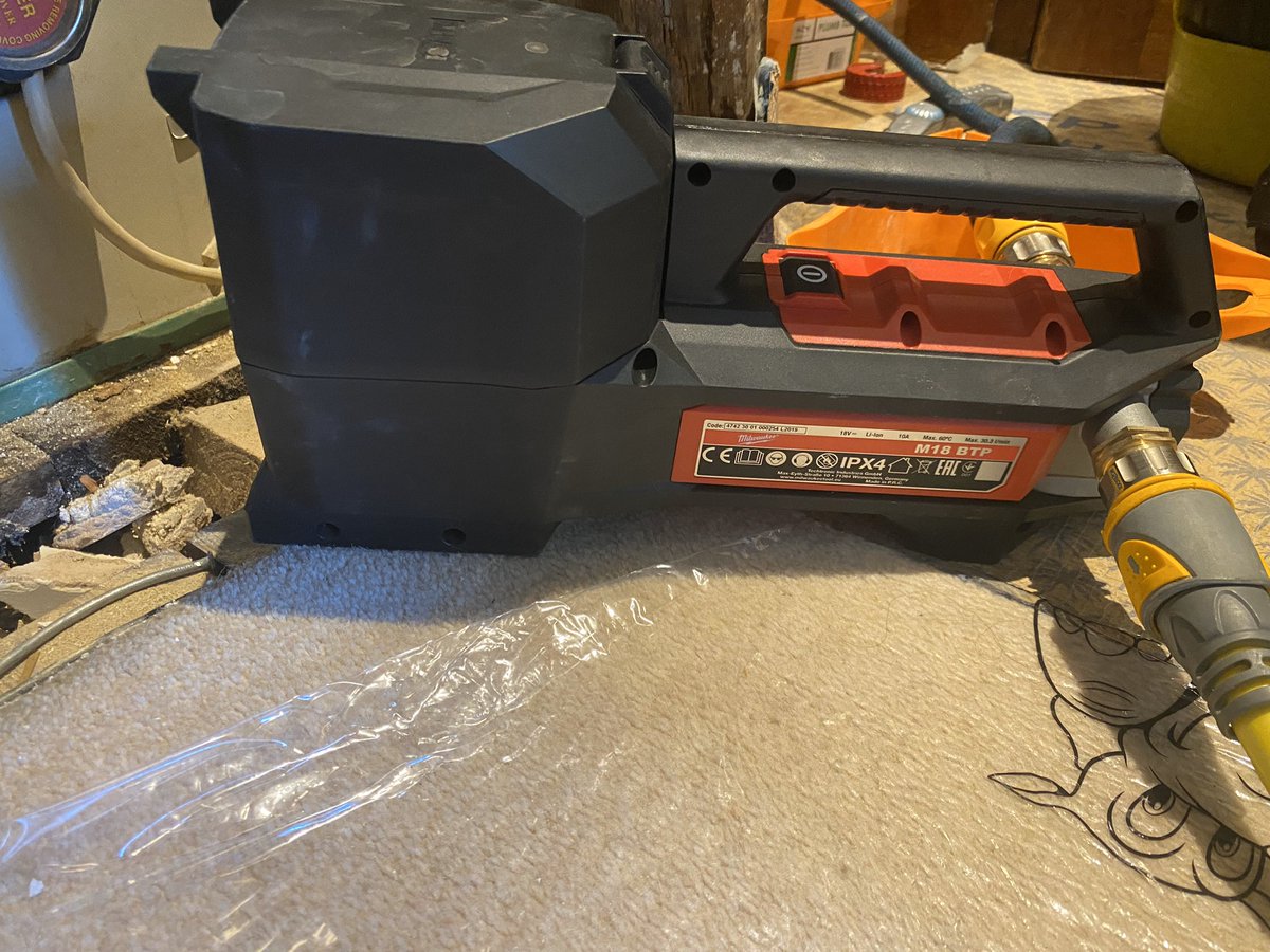 ElementsPlumb's tweet photo. Draining down this old Gledhill accolade unvented cylinder. To save time we used our @MilwaukeeTool transfer pump which worked a treat and saved a ton of time. #elementsplumb #plumbing #heating https://t.co/RT7Vvdcigu