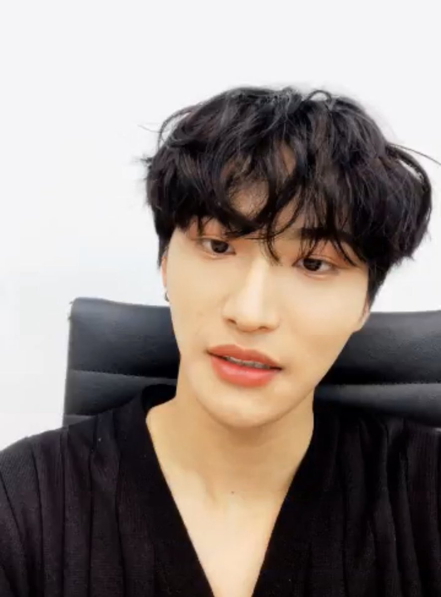 a dangerously long thread of 200422 seonghwa vlive: