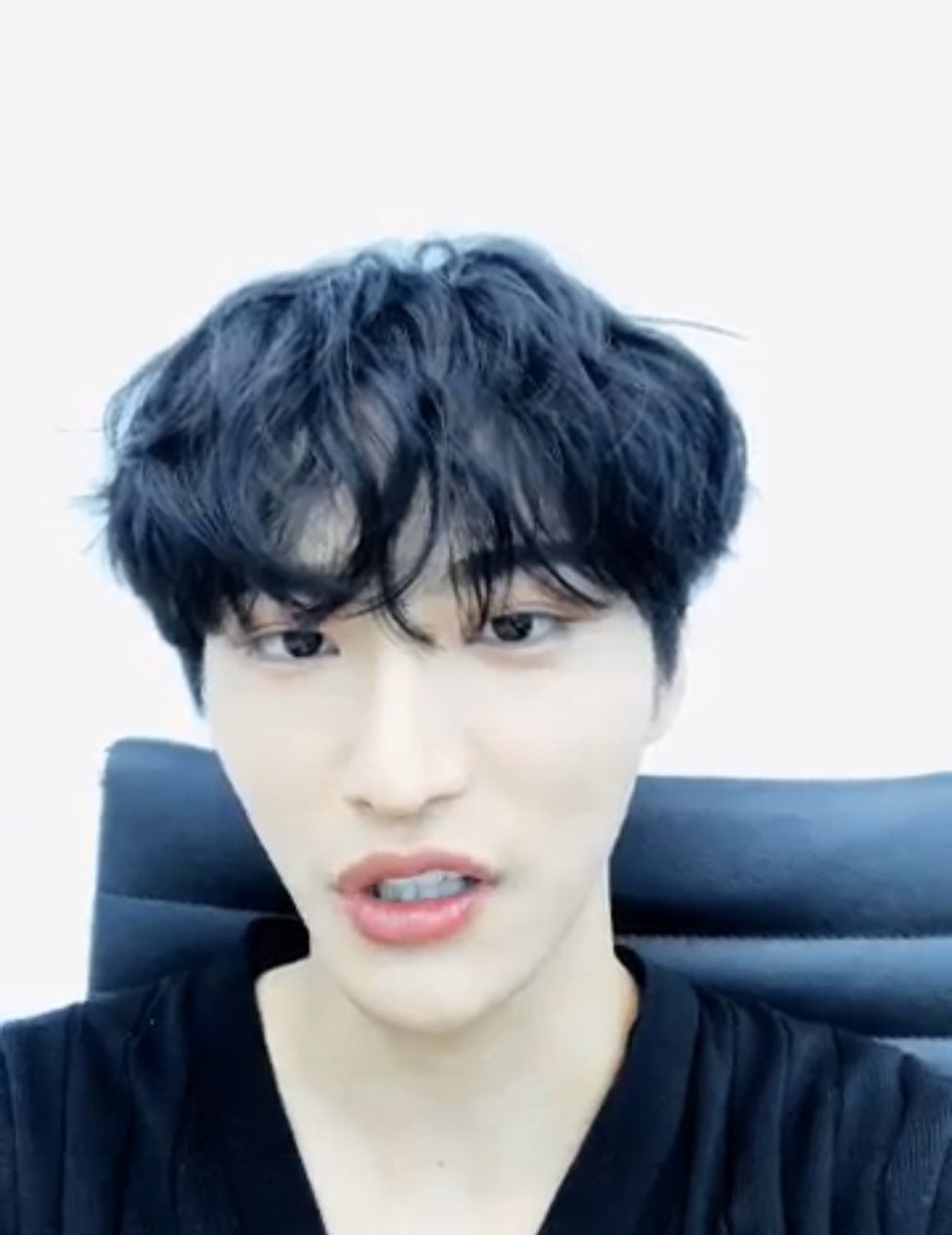 a dangerously long thread of 200422 seonghwa vlive: