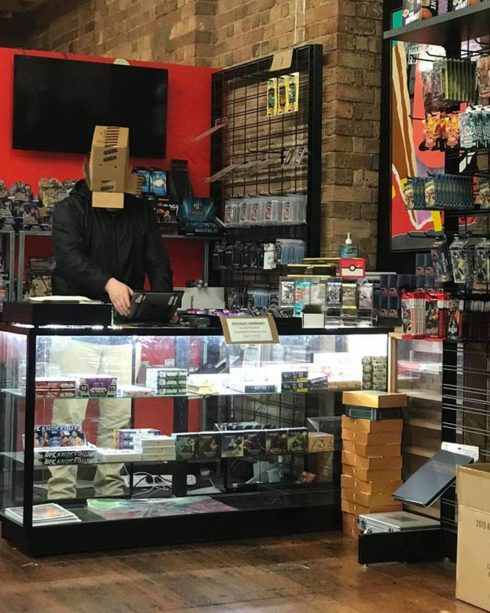 cherrycollect's tweet photo. I think Dale has lost it π#sportscards #whodoyoucollect #thehobby #rookiecards #paniniamerica #groupbreaks #sportsmemorabilia #autograph #casebreaks #basketballcards #newyorkknicks #mavs #sportscardsforsale #showyourhits #hobbystore #cherrycards #retailmemes #essentialworker https://t.co/pSucfE8gaA