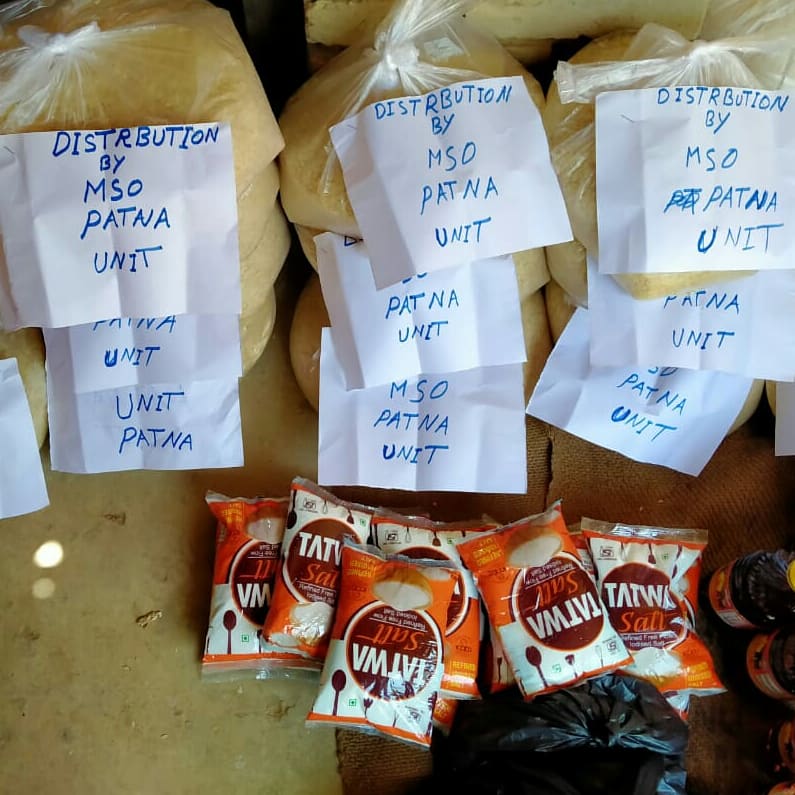 MSOBihar's tweet photo. MSO Bihar Patna Unit distributed the foods packets to needful person in Village Bathuli of Sitamarhi District. @msoofindia @shujaatQuadri @NehalGhausi #RelifWork #msoofindia #MSO_Bihar https://t.co/7BMzdeWQY0