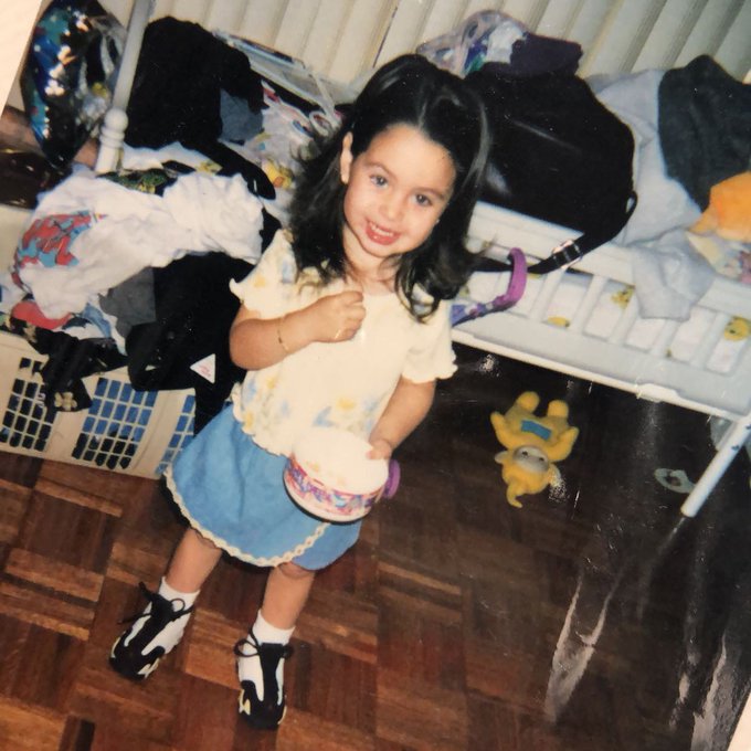 It&rsquo;s 1am and I just felt like sharing pictures of me when I was little😂❤️ https://t.co/JtMGJUDQbB