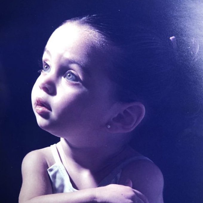 It&rsquo;s 1am and I just felt like sharing pictures of me when I was little😂❤️ https://t.co/JtMGJUDQbB