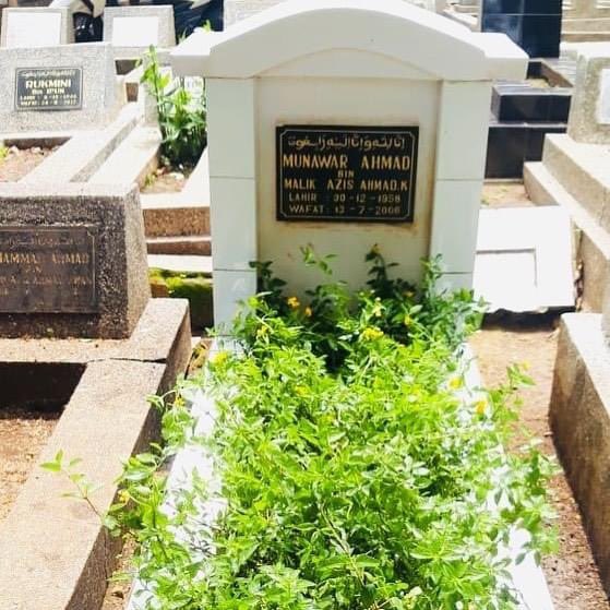 raffi_nagita17's tweet photo. Doa selalu ....
Sebelum puasa tahun ini gak sempet Munggahan ke makam Almarhum Papa tapi doa selalu untuk Almarhum Papa dan semua keluarga/sahabat yang sudah meninggalkan kita semuanya ...
Besok kita puasa INSYALLAH berkah dan barokah untik kita semuanya ... Maaf lahir batin 🙏❤️ https://t.co/yYkRQmRiEL