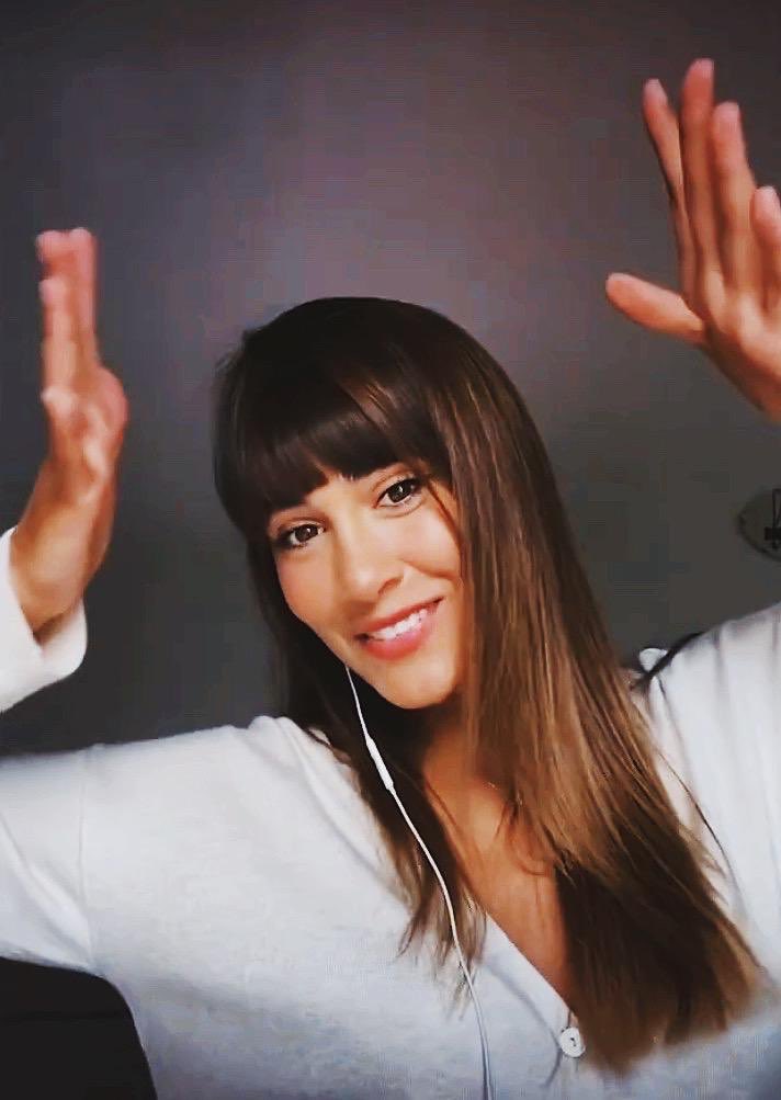 AitanaLatinoA's tweet photo. Que viva la música... La tuya Aitana 🔝 📀 ▶ ➕ #Aitana #SPOILER #MoodAitaner #OrgulloAitaner #TeamAitana #SoyAitaner #Aitaners #TopÁlbumes #TopStreamingÁlbumes #TopCanciones #TopRadios @Aitanax https://t.co/Ps7AJBZa02