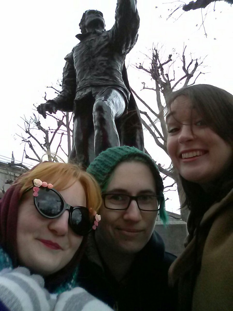 mildperil's tweet photo. It's been four years since the amazing #TheCompleteWalk of short films based on each of Shakespeare's plays and broadcast along the Southbank. It was one of the loveliest theatrical adventures I've had with my Shakespeare Siblings and I'm so glad they're going to be online soon https://t.co/8yRZi1ktIJ