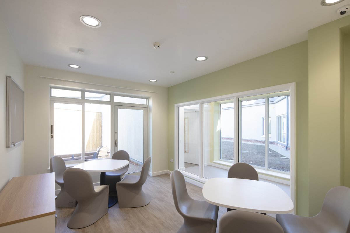 Polar_NE's tweet photo. 🏥Foss Park🏥
We are proud to have worked with @WatesGroup & @PandHSArch for @TEWV new mental health facility in York
We installed our specialist Tyne Secure, Wansbeck Secure & Hamble Secure alongside @KawneerUK AA541 windows, AA540 windows & AA100 Curtain Walling
#Healthcare https://t.co/65HbpRu3ui