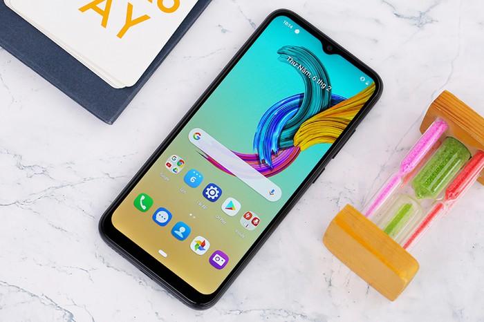 Dienthoaivui1's tweet photo. #cellphones #vsmartjoy3 #vsmartjoy32gb @Dienthoaivui1
Vsmart Joy 3 2GB có kích thước màn hình 6,5 inch, viền mỏng giọt nước cho không gian hiển thị lớn hơn cũng như giúp điện thoại gọn gàng hơn. Tham khảo thêm thông tin tại Cellphones.
https://t.co/sz2vKGRbAt https://t.co/pdiT5jDzfJ
