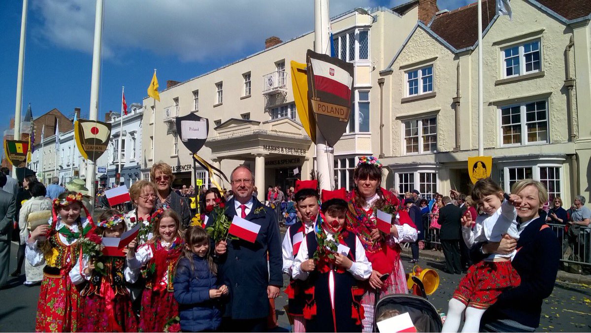 ArkadyRzegocki's tweet photo. #HappyBirthdayShakespeare! As we celebrate the 456th birthday of the Bard, I remember fondly my visits to Stratford-upon-Avon and @The_Globe, and the wonderful Polish-themed celebrations. #ShakespeareandPoland #SaluteToStratford #ShareYourShakespeare #PolesinUK https://t.co/dqMFBByhwj